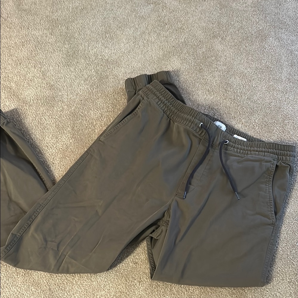 Men’s forest green H&M joggers